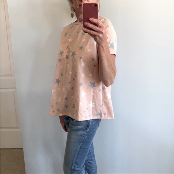 Short Sleeve Star Print Top - Picture 10 of 12